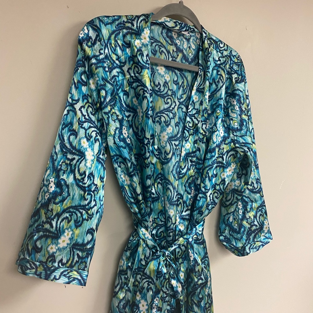 Silky Robe - Picture 2 of 5